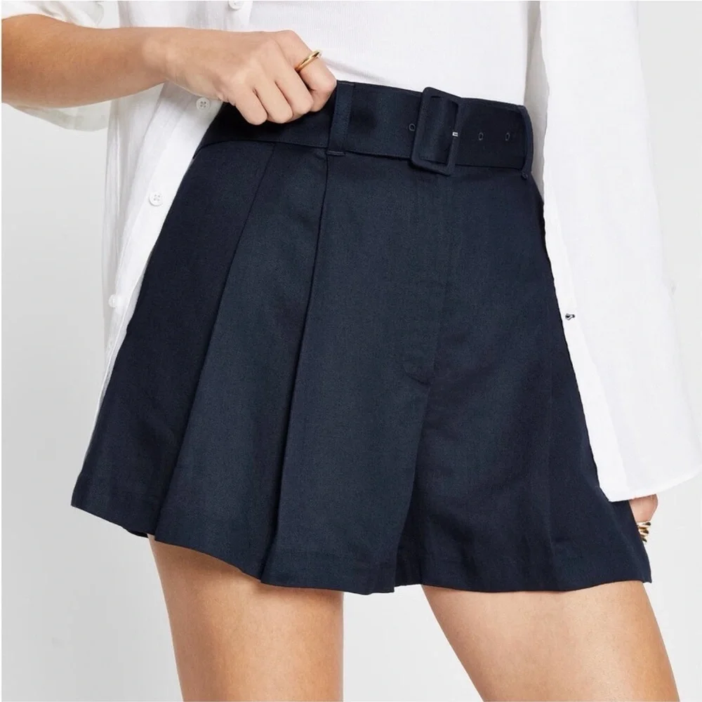 VGUC Club Monaco Short Size 2 - Picture 2 of 7